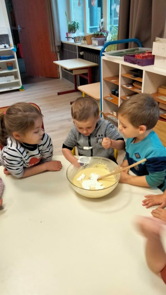 Atelier cuisine en maternelle